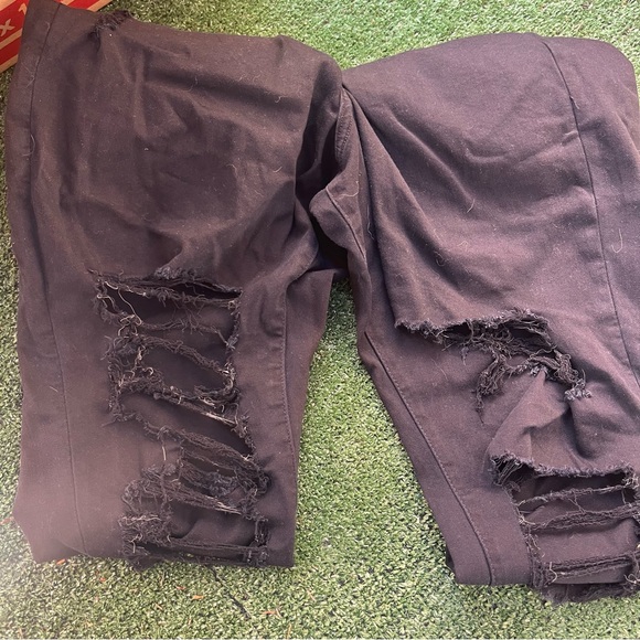 🆕 Women’s American Eagle Distressed Curvy Hi-Rise Jegging - Picture 2 of 4